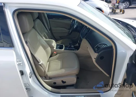 2012 Chrysler 300 Limited z USA, uszkodzony, nr VIN 2C3CCACG1CH245932